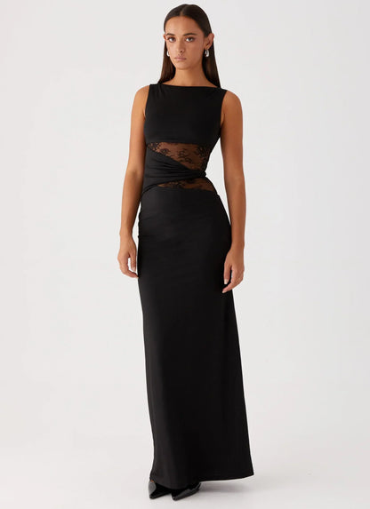Robe Élégante Sculptante avec Détails Dentelle | “Leni Edition”