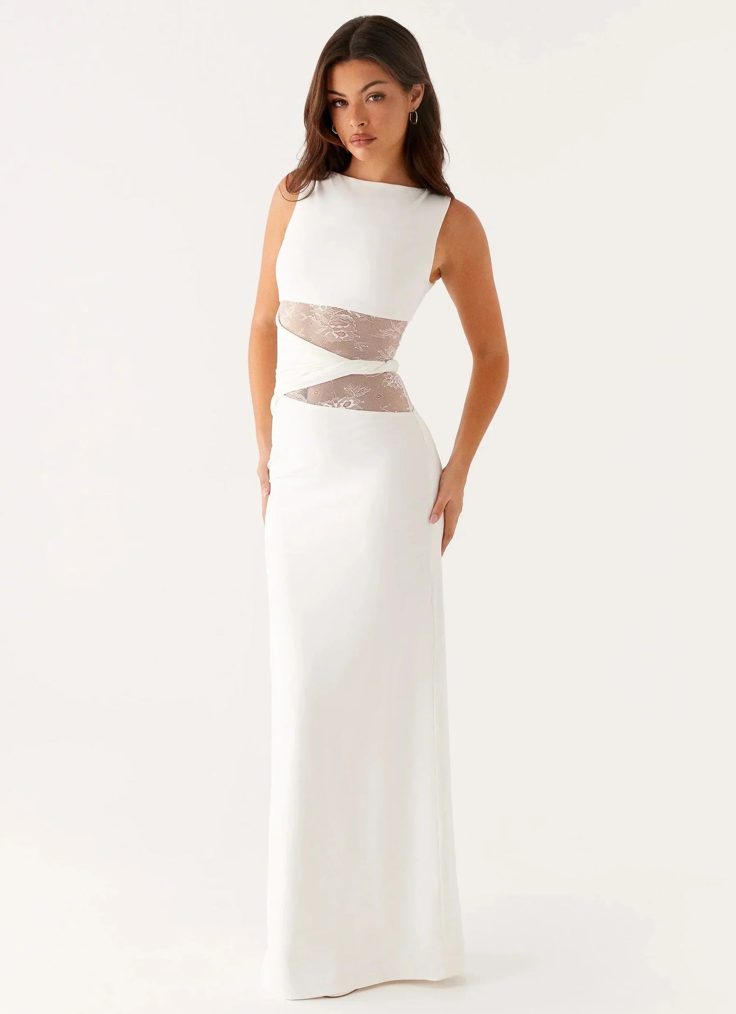 Robe Élégante Sculptante avec Détails Dentelle | “Leni Edition”